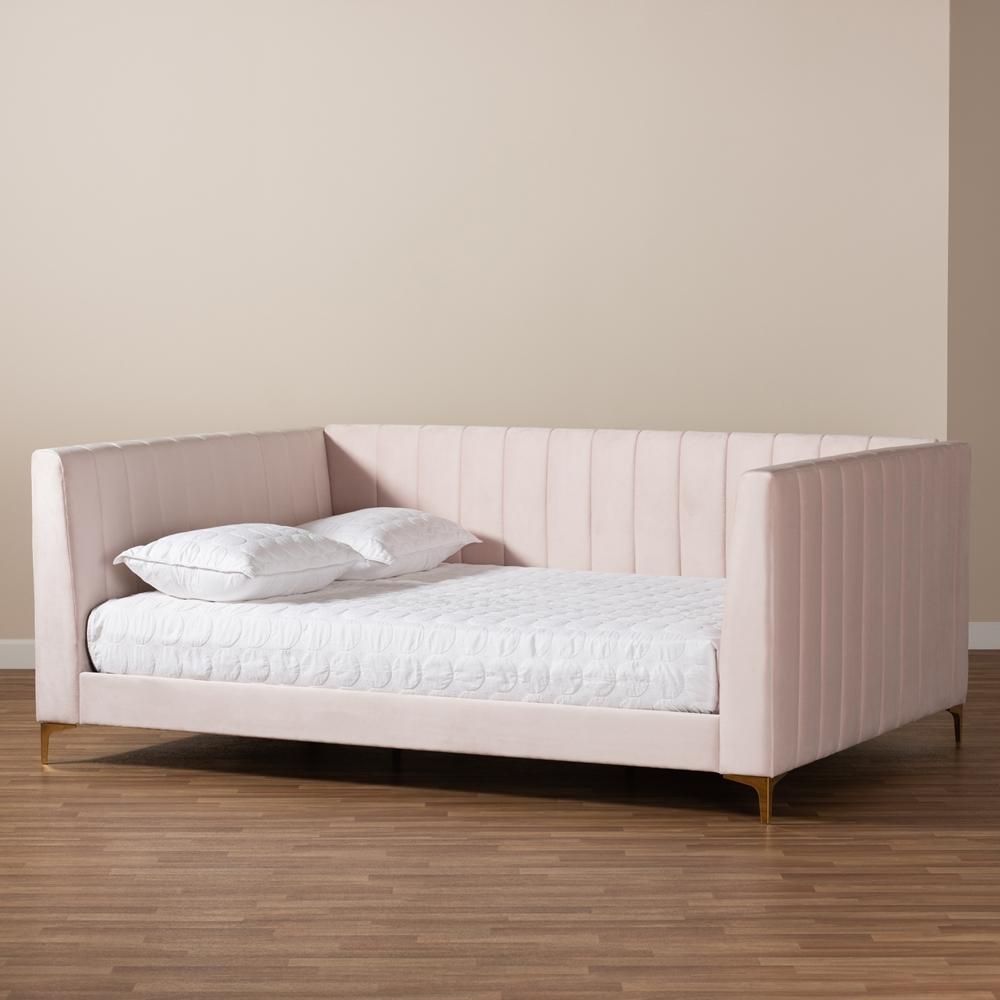 Baxton Studios Daybed Baxton Studio Oksana Modern Contemporary Glam and Luxe Light Pink Velvet Fabric Upholstered and Gold Finished Queen Size Daybed